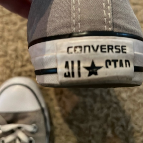 Converse Women’s size 10 - Picture 4 of 7